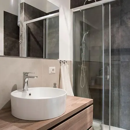 Moderno Tuscolana 2 Bdr And Living Metro A *