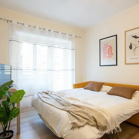 Moderno Tuscolana 2 Bdr And Living Metro A *