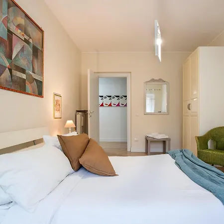 Moderno Tuscolana 2 Bdr And Living Metro A *