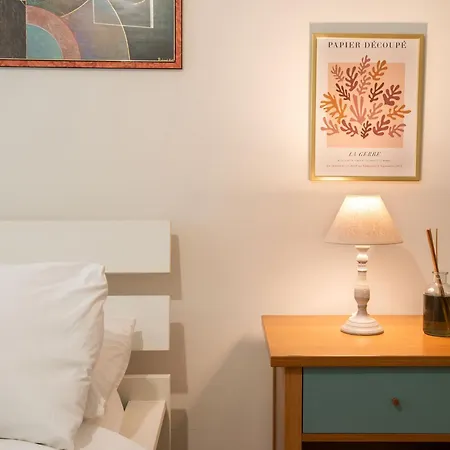 Moderno Tuscolana 2 Bdr And Living Metro A Roma