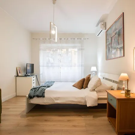 Moderno Tuscolana 2 Bdr And Living Metro A Rome